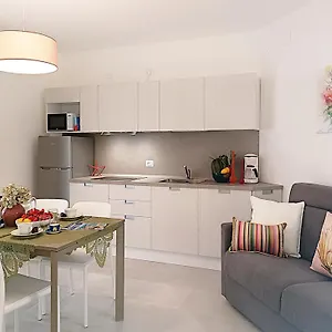  Apartment Life Italien
